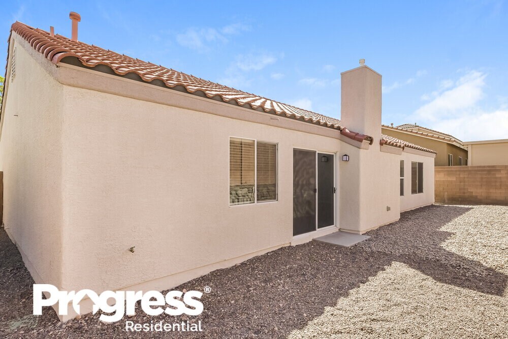 Building Photo - 1075 Silver Star St