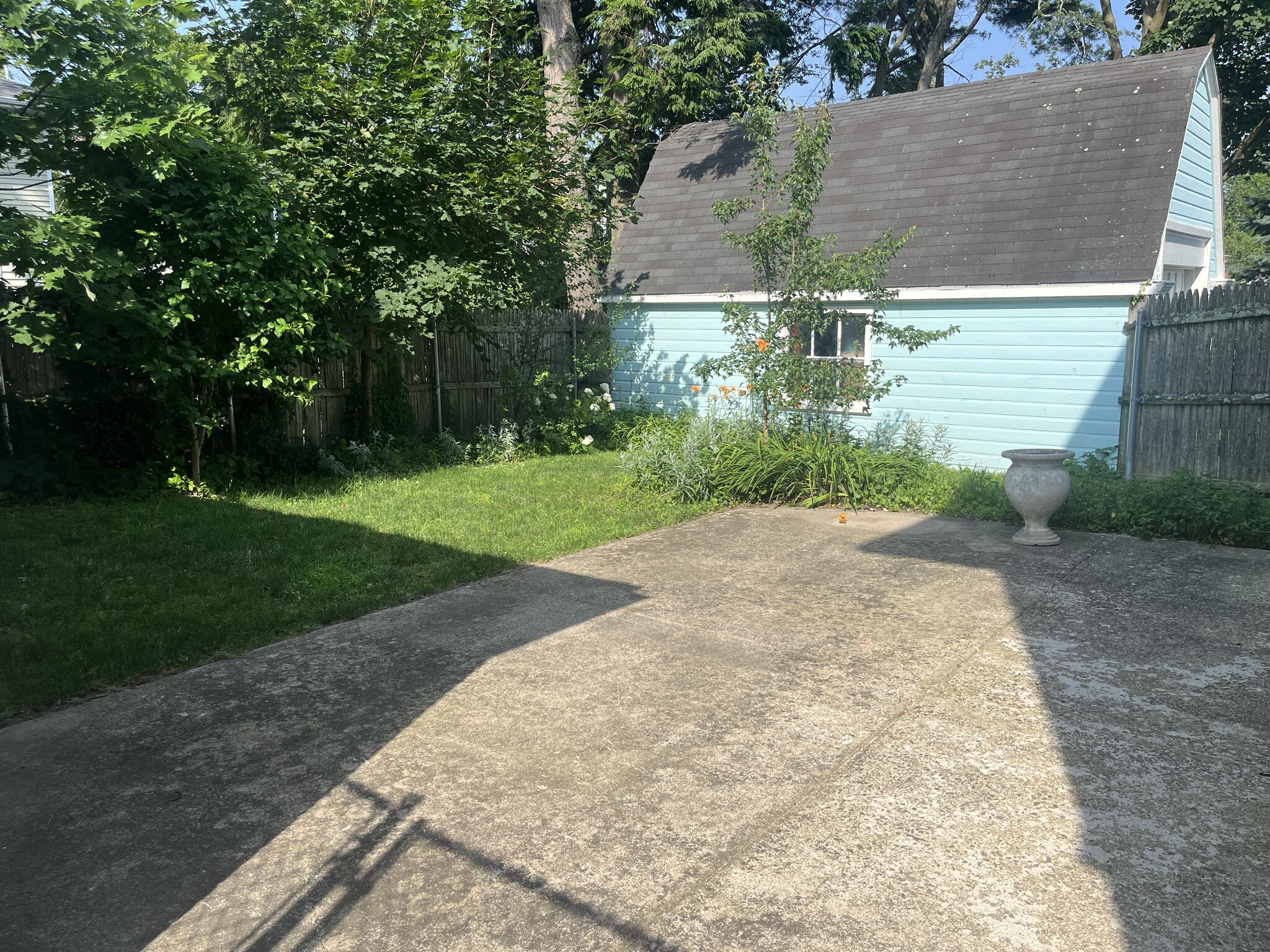 Yard - 100 Lauriston St