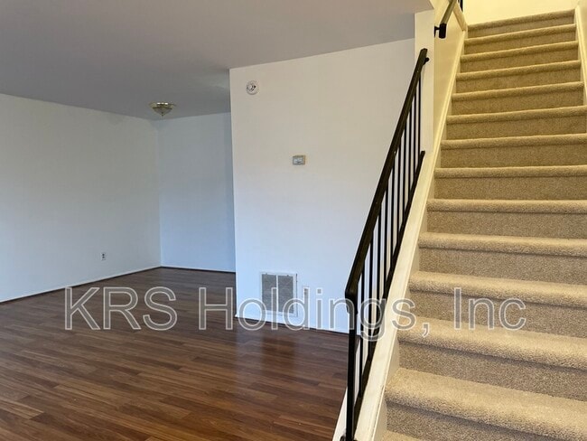 Building Photo - 1503 Garland Way