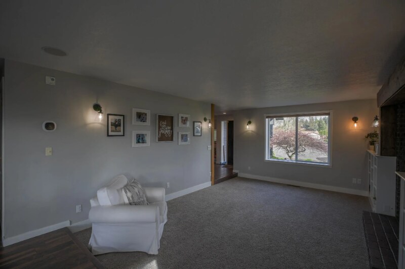 Building Photo - 1555 SW Gilson Ct