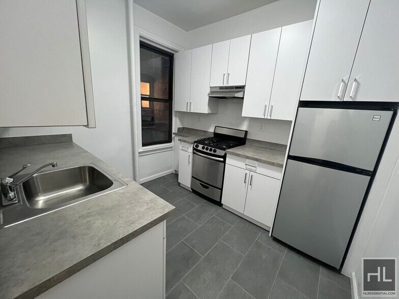 Primary Photo - EAST 88 STREET