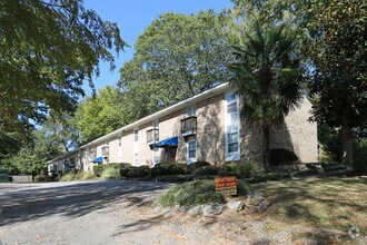 Building Photo - 615 Boulevard SE