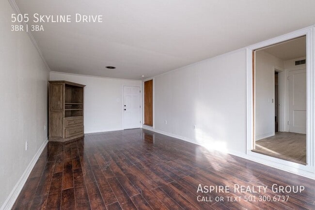 Building Photo - 505 Skyline Dr