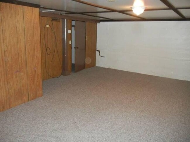 Building Photo - Beautiful 2 Bed 1 Bath Home