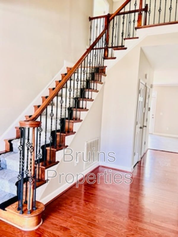 Building Photo - 2324 Alderbrook Dr