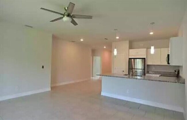 Building Photo - 1035 San Cristobal Ave