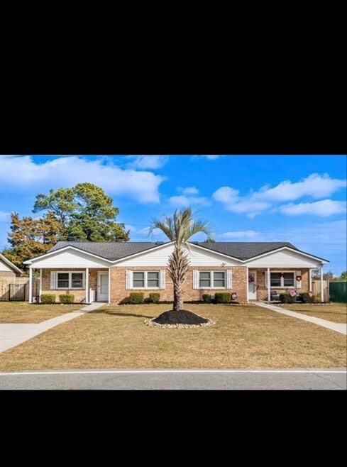 Building Photo - 1004 Belle Dr