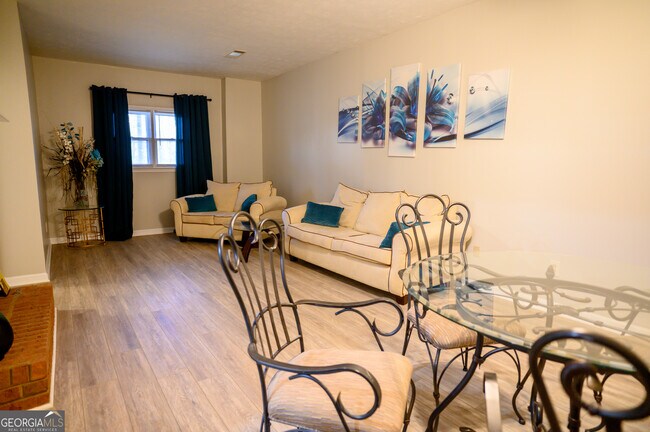 Building Photo - 390 Stoneridge Way