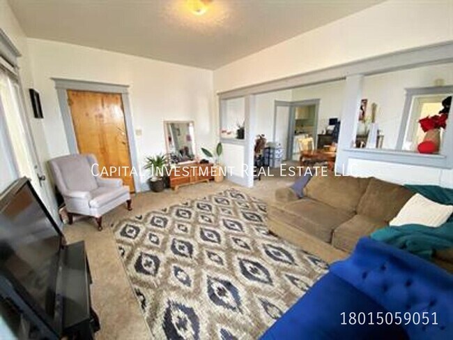 Building Photo - 470 E 300 S