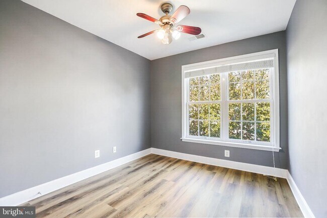 Building Photo - 14899 Potomac Branch Dr