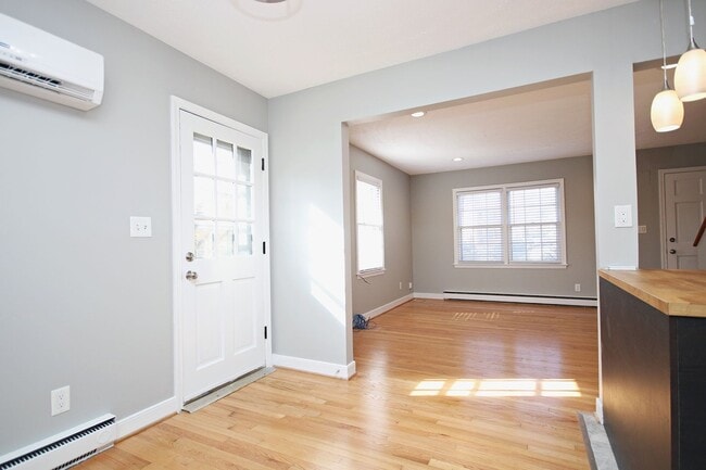 Building Photo - Nicely Updated Duplex Near UVA Medical Center