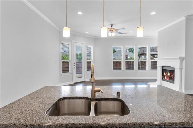 Building Photo - 698 Pendle Forest Dr