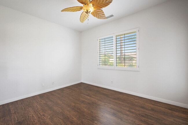 Building Photo - 124 Tesori Dr