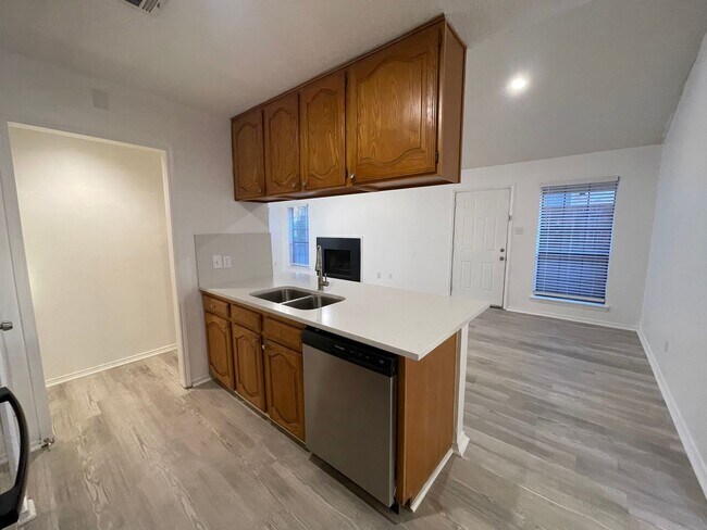 Building Photo - 2422-2424 Sherry Street