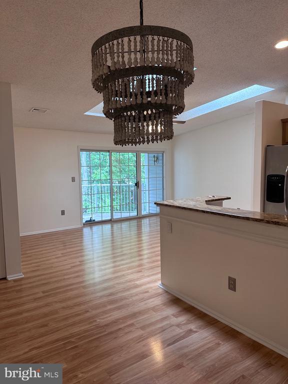 Building Photo - 65 Cheverny Ct