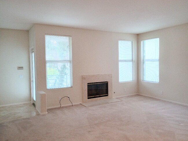 Building Photo - 455 Navaro Way