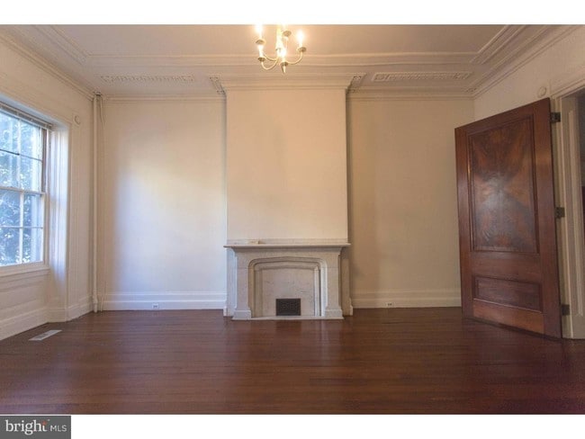 Building Photo - 916 Spruce St