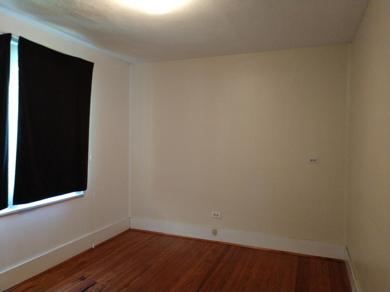 Building Photo - 3538 Linwood Ave