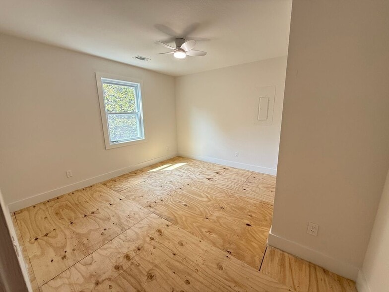 Building Photo - 1720 Aztec St