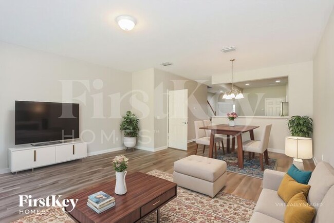 Building Photo - 6947 Roundleaf Dr