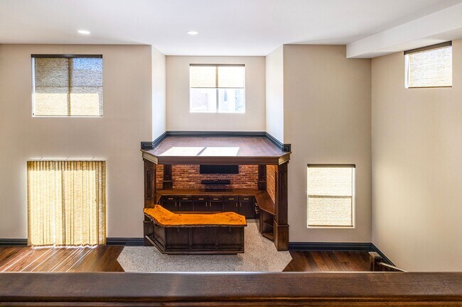 Building Photo - Manhattan Condo Penthouse