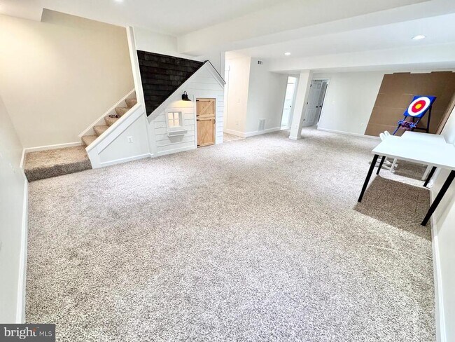 Building Photo - 15 River Oak Dr