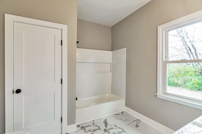 Building Photo - 416 Highland Ct