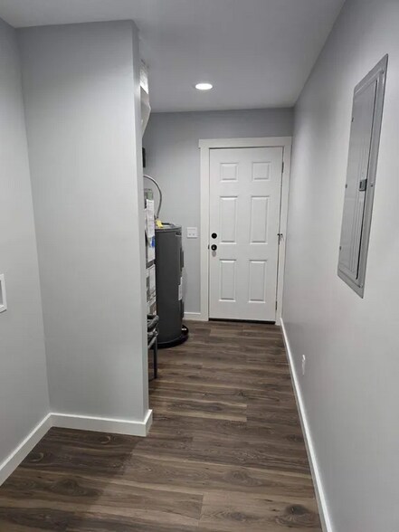 Utility and laundry room - 1618 Fountain Ave