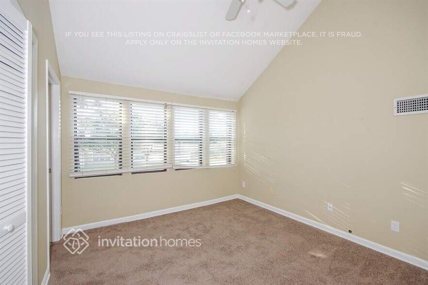 Building Photo - 3741 Linsbury St