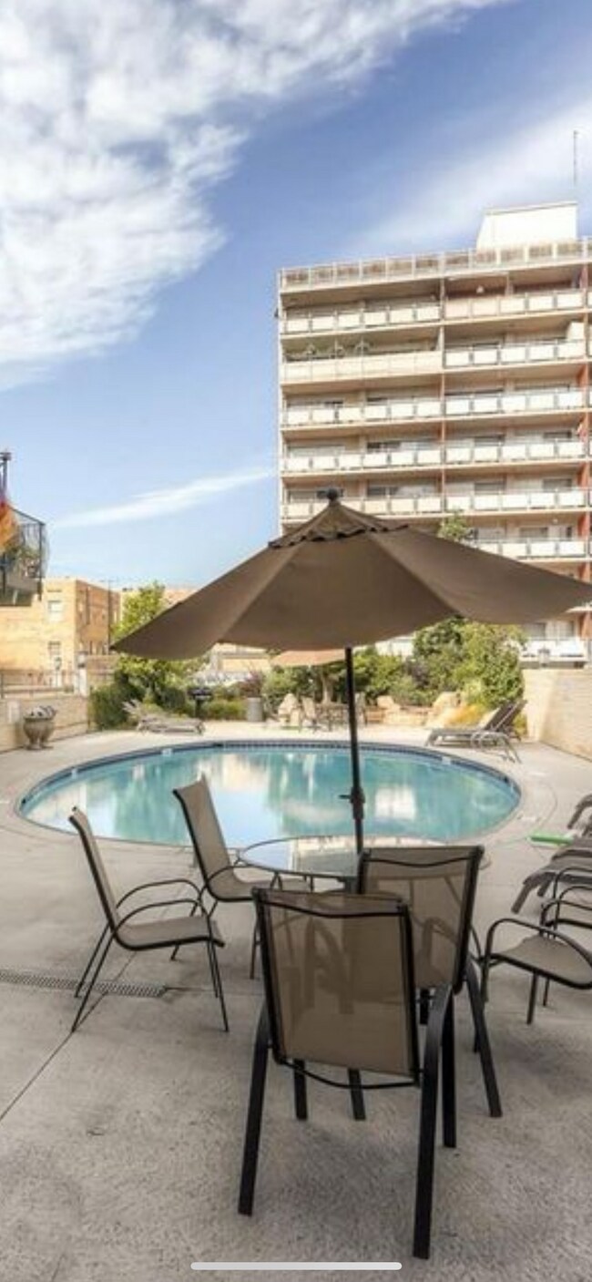 Building Photo - 1111 Ash St