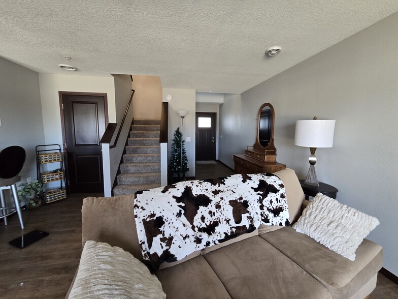 Building Photo - 685 Roberts Rd