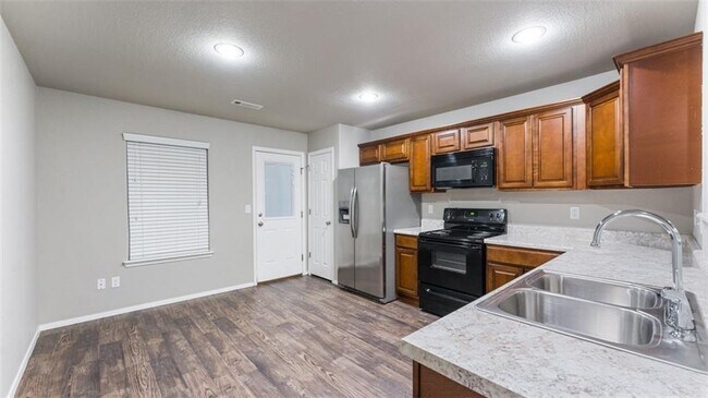 Building Photo - 3408 Alliance Dr