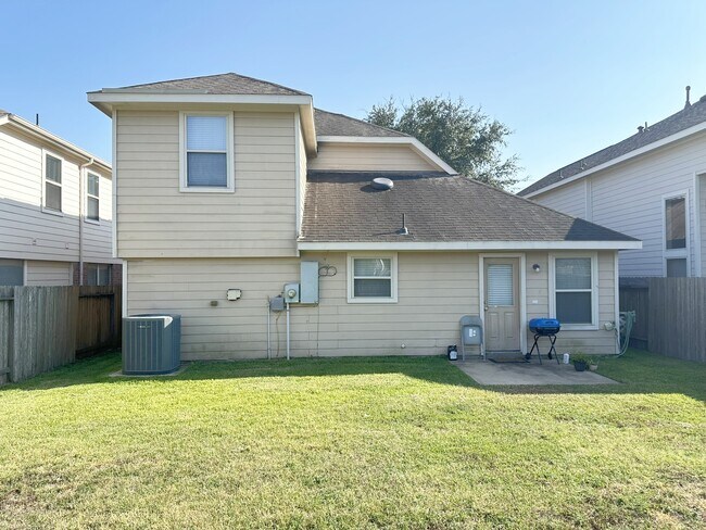 Building Photo - 26830 Henson Falls Dr