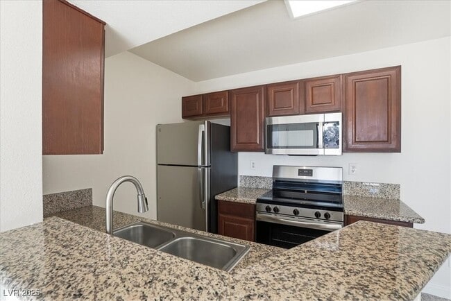 Building Photo - 5114 S Jones Blvd