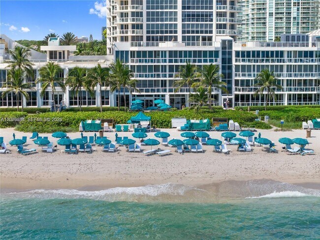 Building Photo - 16425 Collins Ave