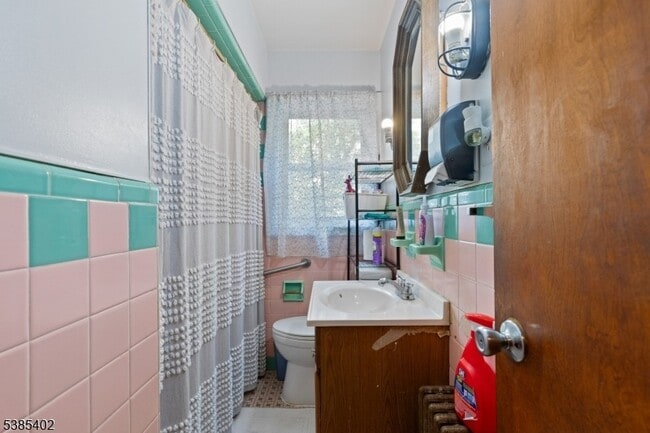 Building Photo - 27 Harrison Ave