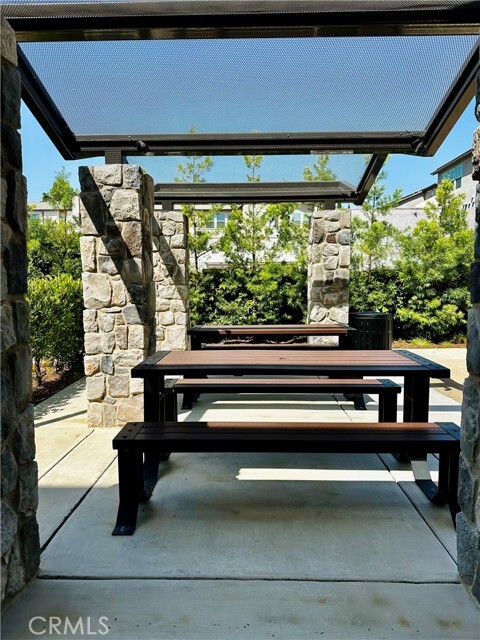 Building Photo - 220 Strike Dr