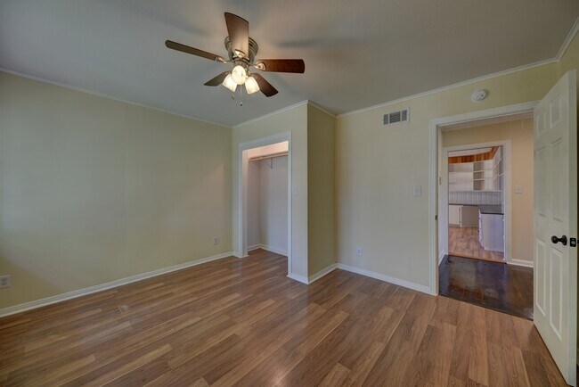 Building Photo - 415 Silliman St