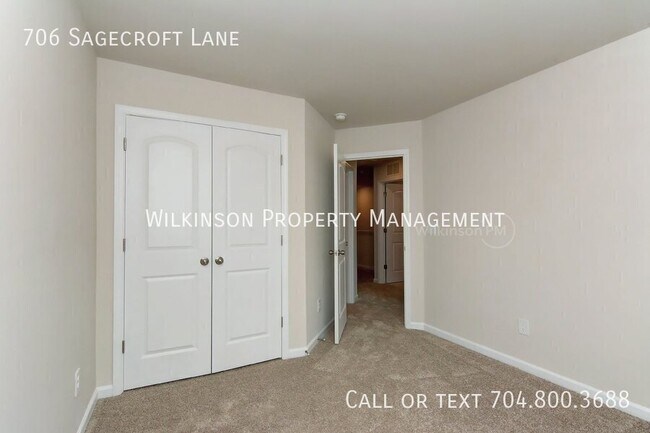 Building Photo - 706 Sagecroft Ln