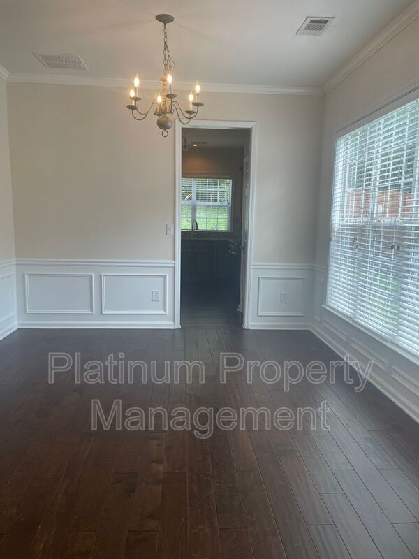 Building Photo - 165 Friars Head Dr NE
