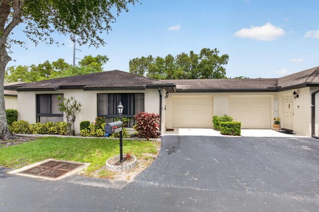 Building Photo - 4944 Equestrian Cir