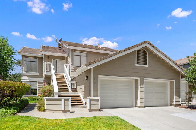 Building Photo - 31 Oak Knolls