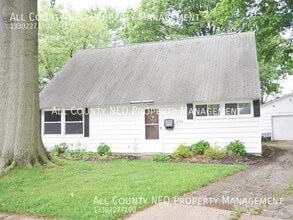 Building Photo - 2360 Giffels Dr