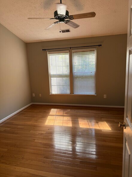 Building Photo - 6622 Cambria Ter