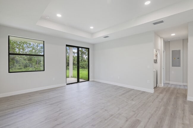 Building Photo - 3216 53rd St W