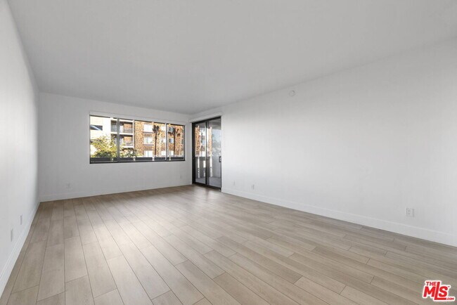 Building Photo - 1118 3rd St