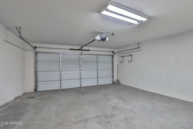 Building Photo - 17420 W Calavar Rd