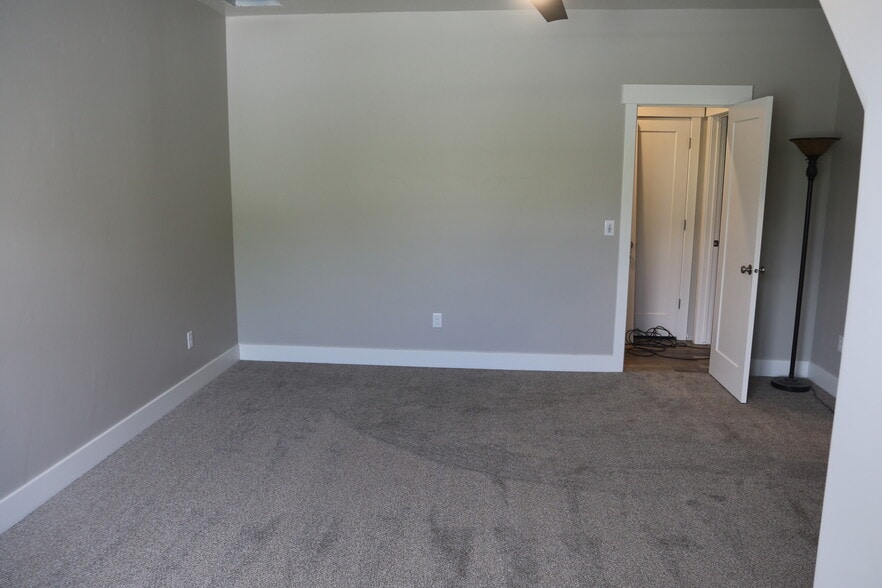 Building Photo - 35 N 800 E
