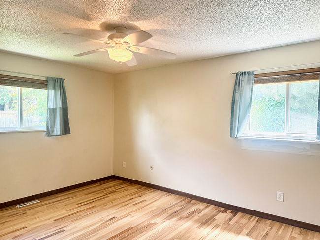 Building Photo - 9438 W 56th Pl