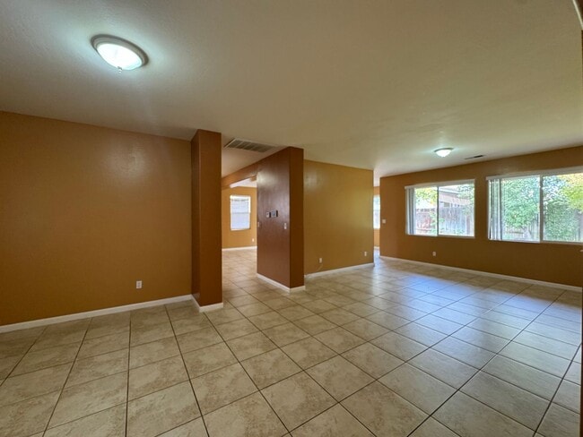 Building Photo - 5306 Challenger Ave